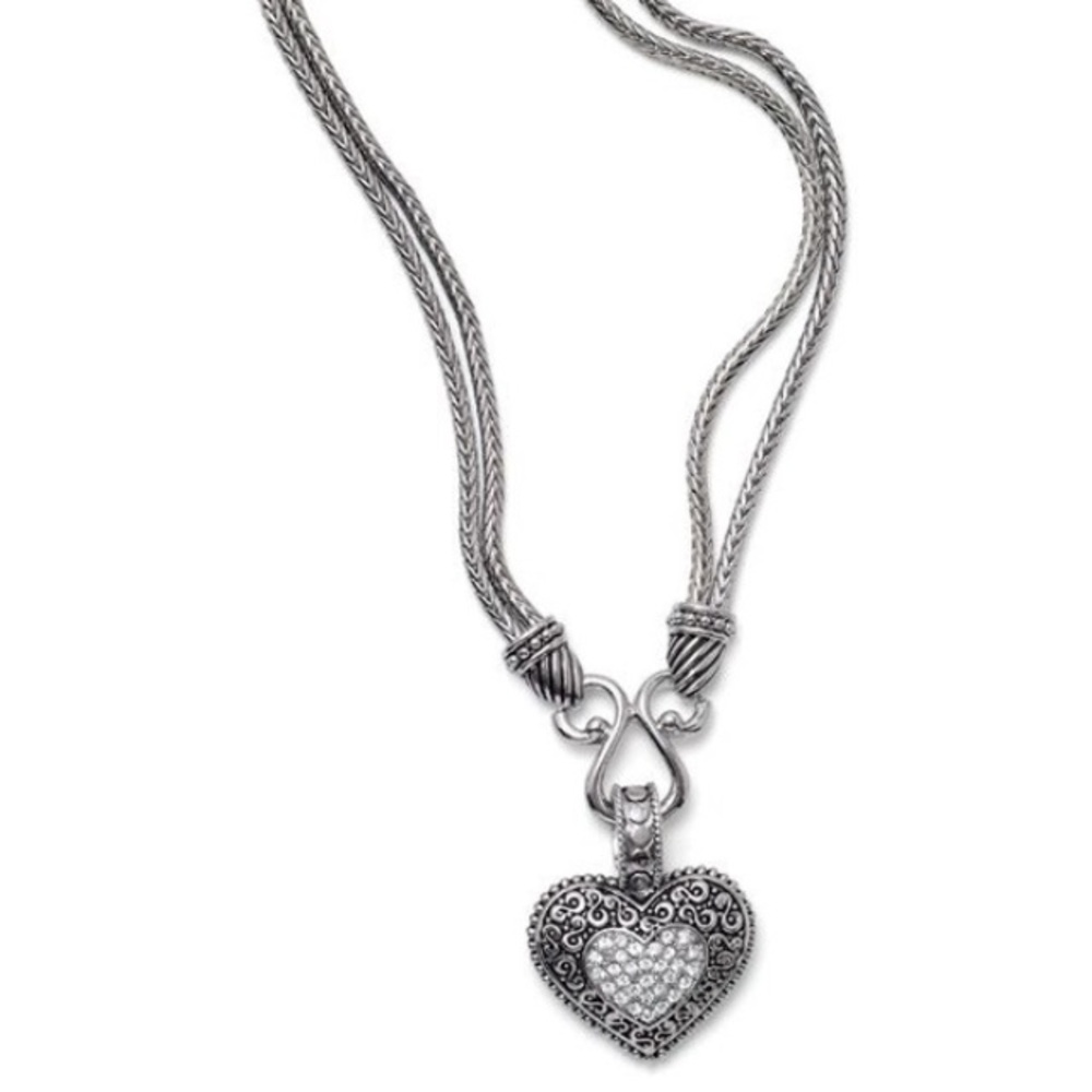 💚Lia Sophia “Love Dust” Crystal Heart Necklace💙